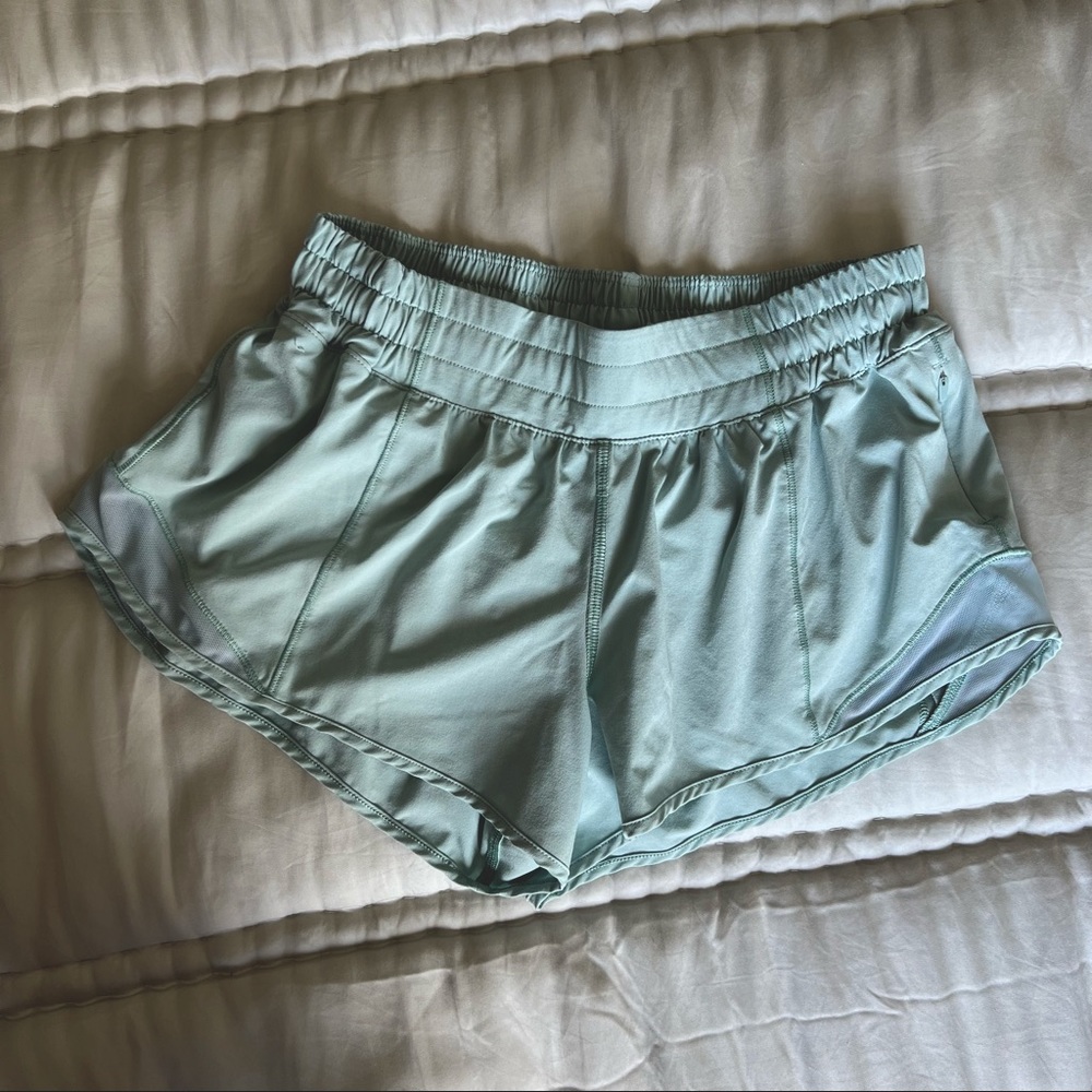 Lululemon hotty got short 2”